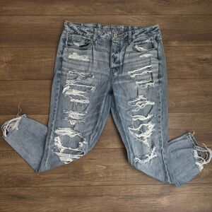American Eagle Outfitters Light Blue Distressed Boyfriend Tomgirl Jeans Size 12